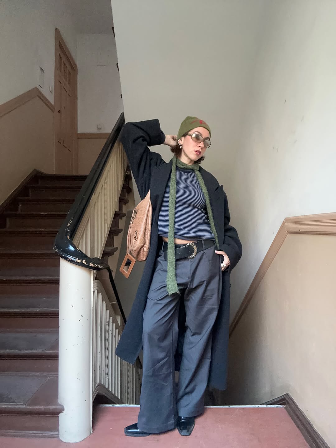 Chic Urban Outfit for Winter Work Days