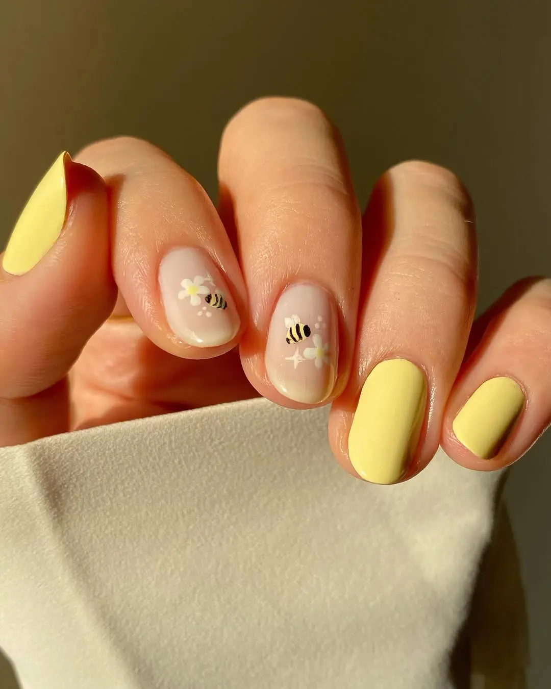 Charming Yellow Bee-Inspired Nail Design