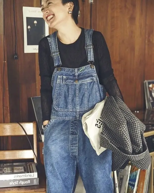 Chic and Comfortable Overall Outfit Inspiration