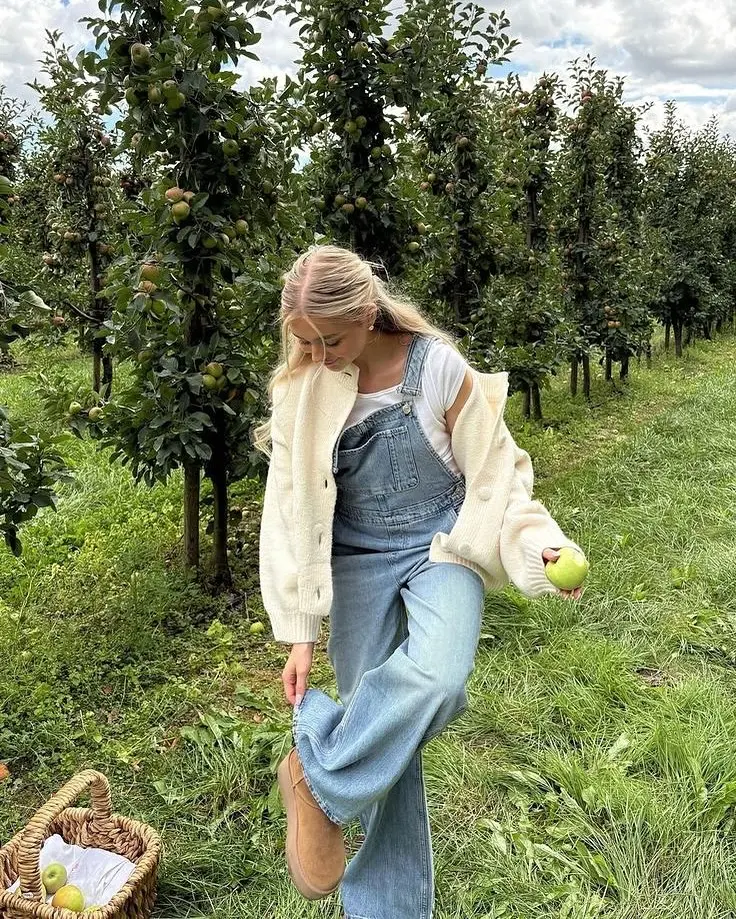 Stylish autumn picnic outfit with cozy vibes