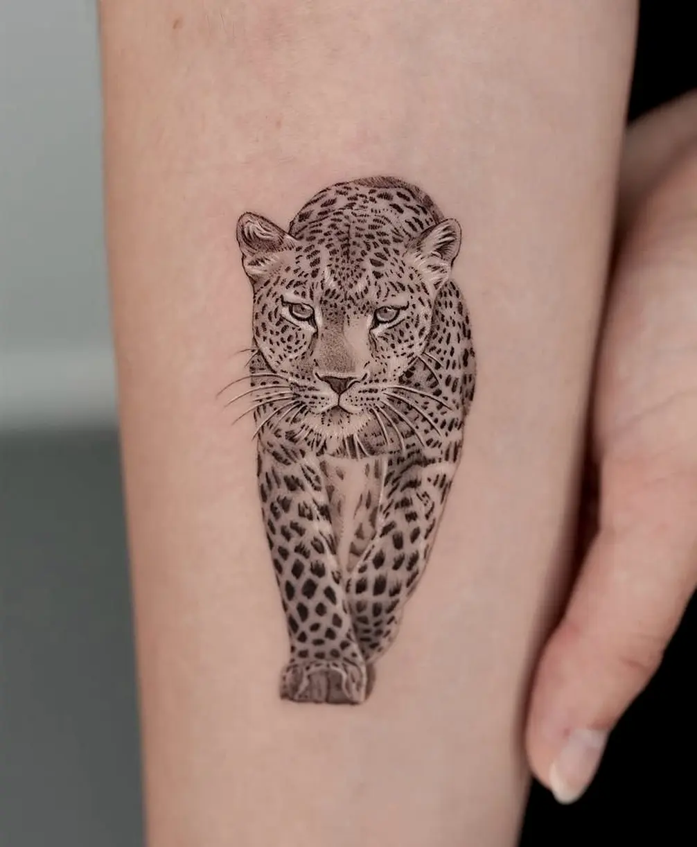 Striking Cheetah Tattoo in Realistic Detail