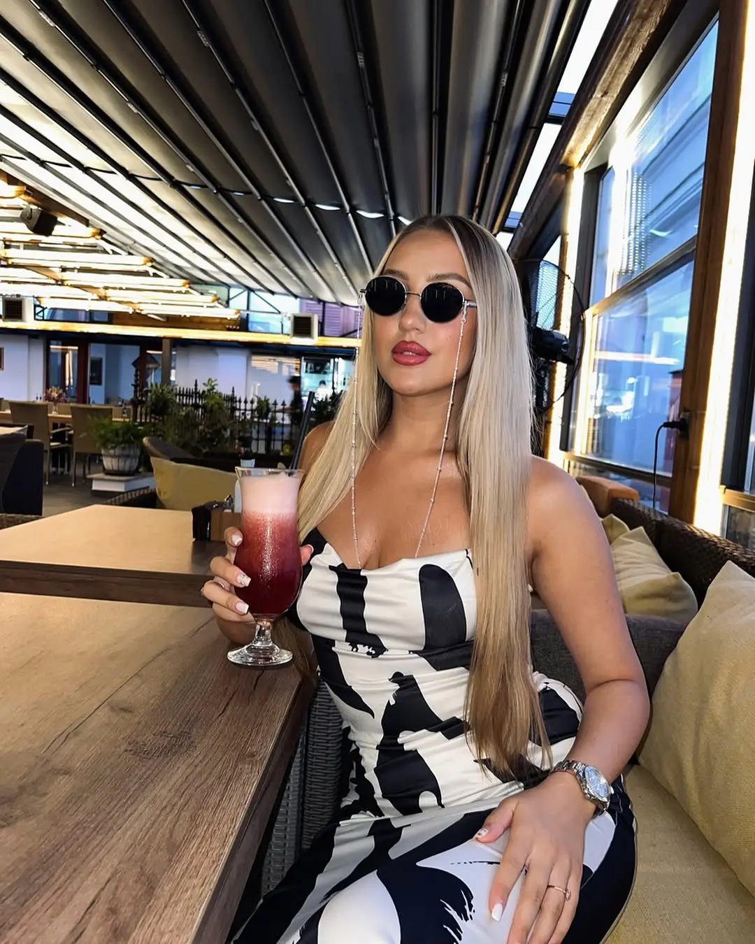 Stylish bodycon dress for a trendy night out