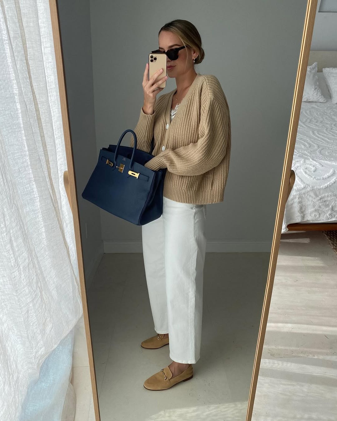 Chic sweater outfit for a cozy vibe