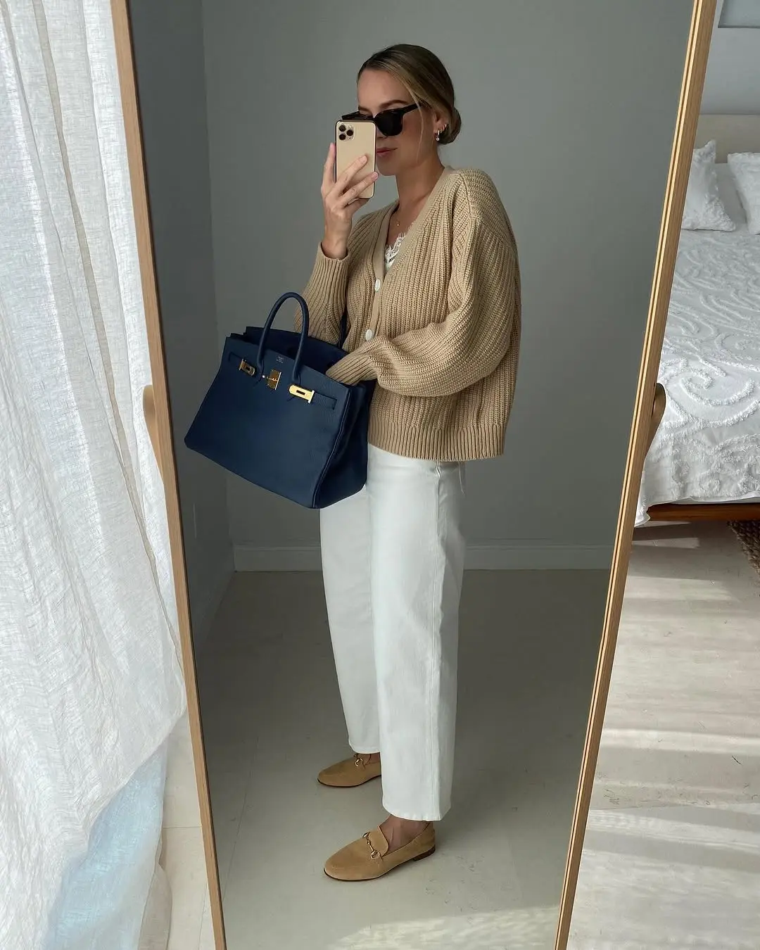 Chic sweater outfit for a cozy vibe