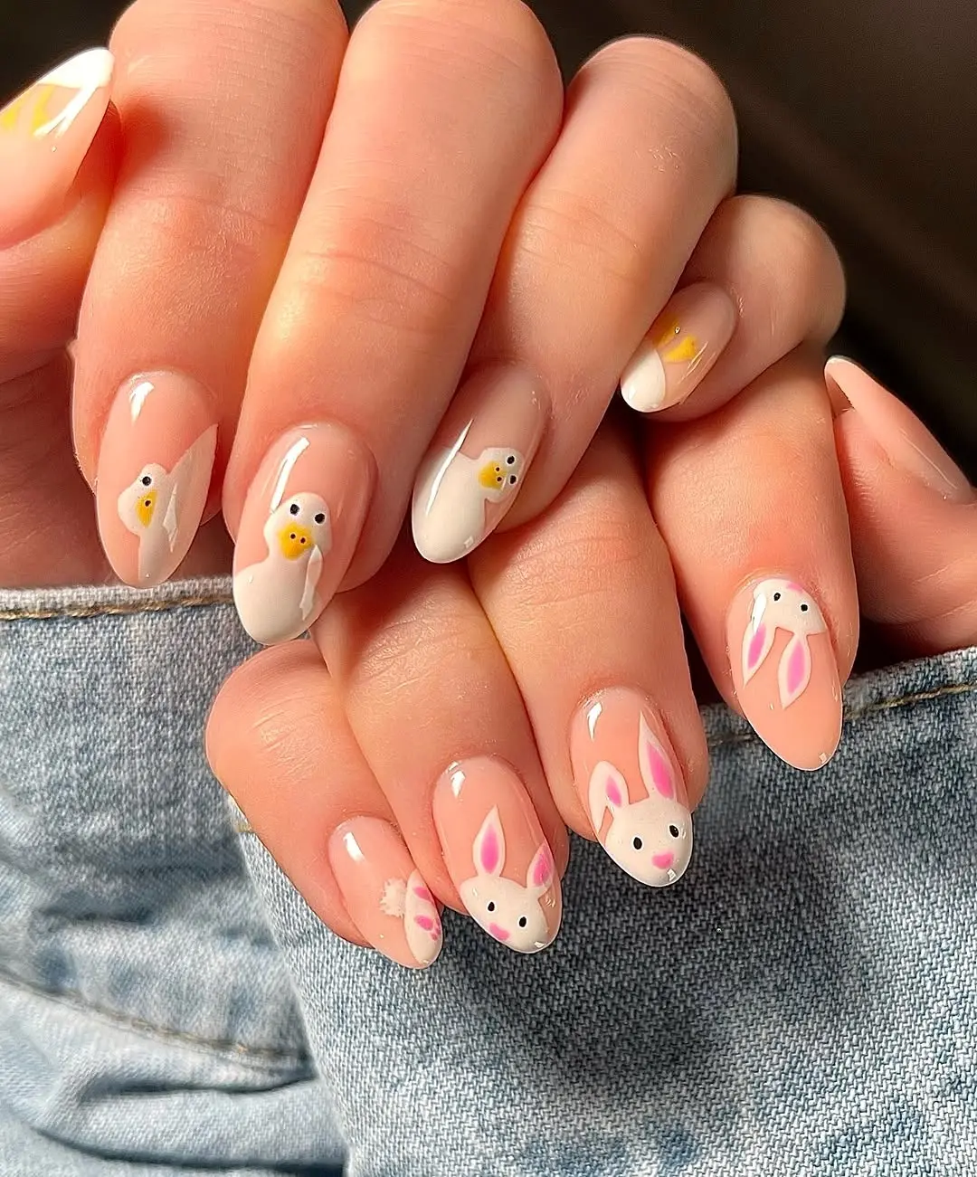 Charming Easter-themed pastel nail designs