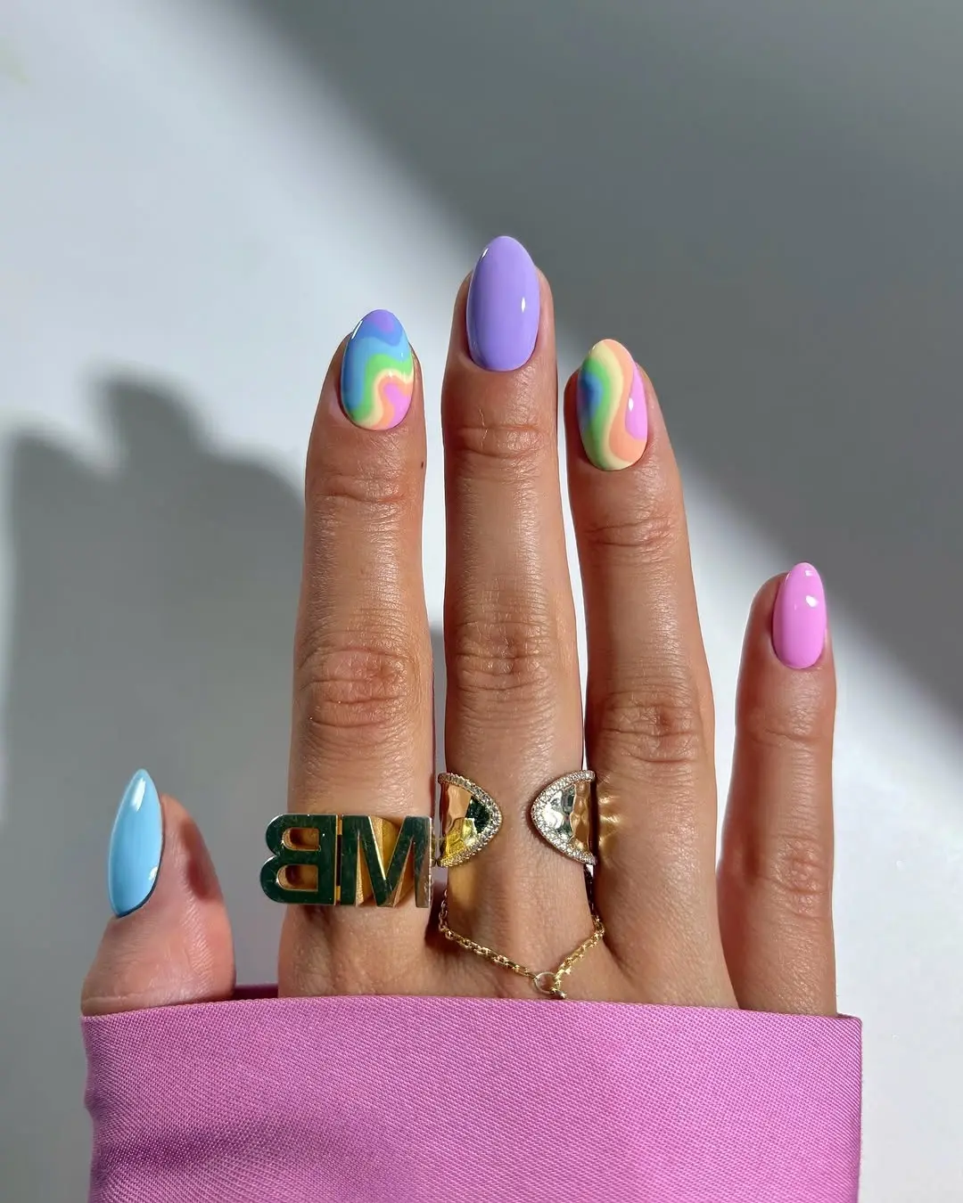 Vibrant pastel nails for a festive spring look