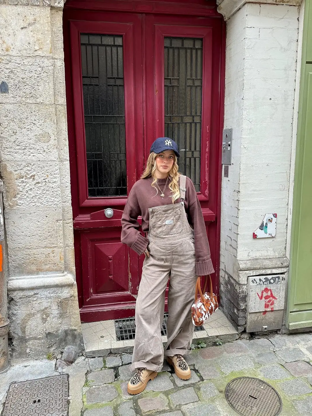 Chic All-Season Overalls Outfit Inspiration
