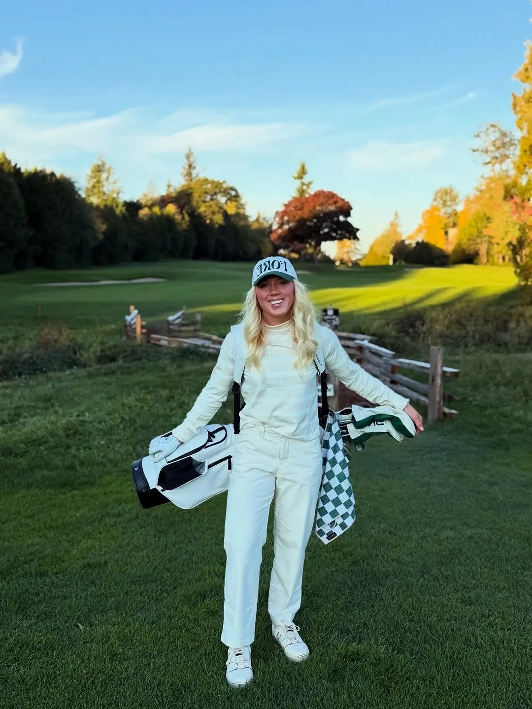 Stylish white golf outfit for trendy players
