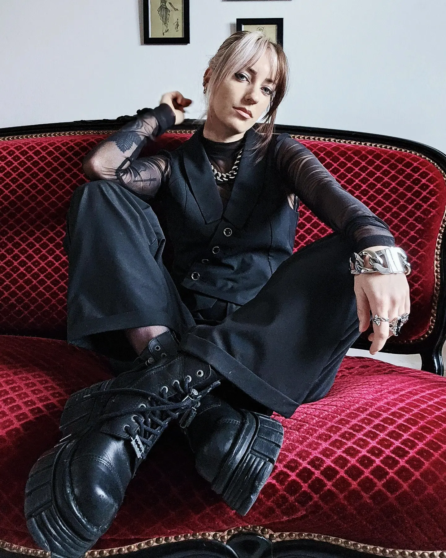 Chic Goth Style with Vintage Flair