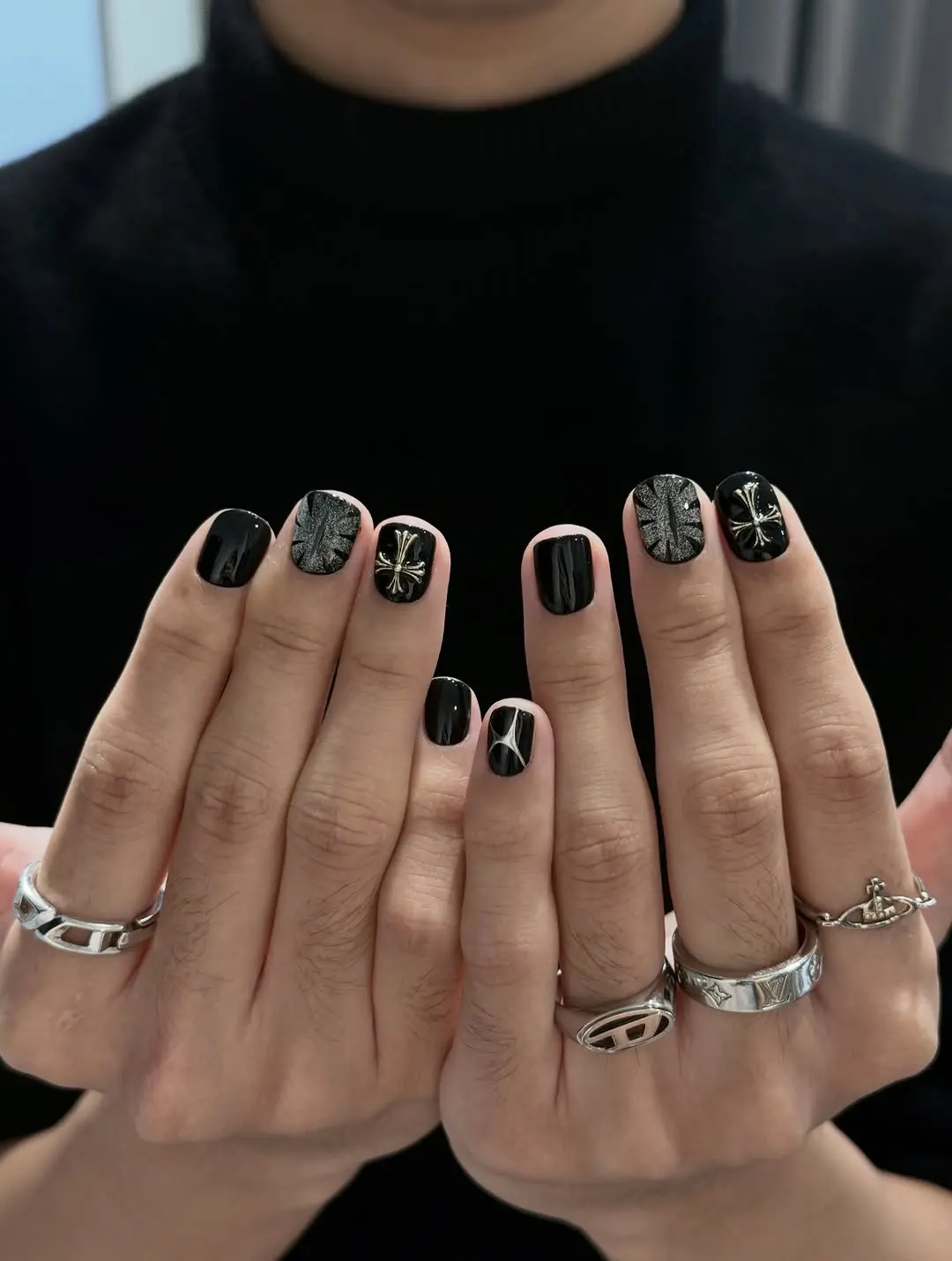 Gothic nails with intricate silver details
