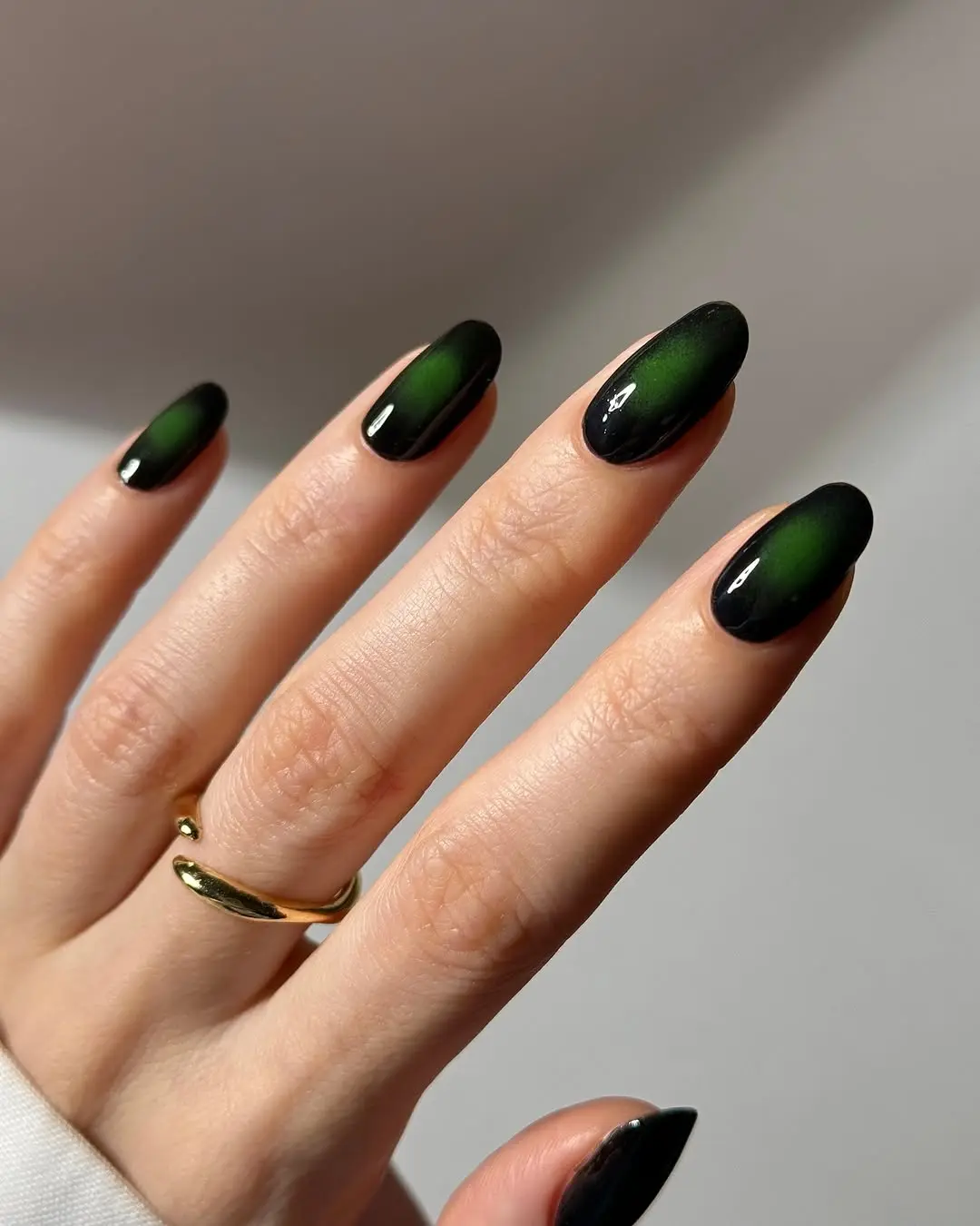 Dark green and black ombre gothic nails