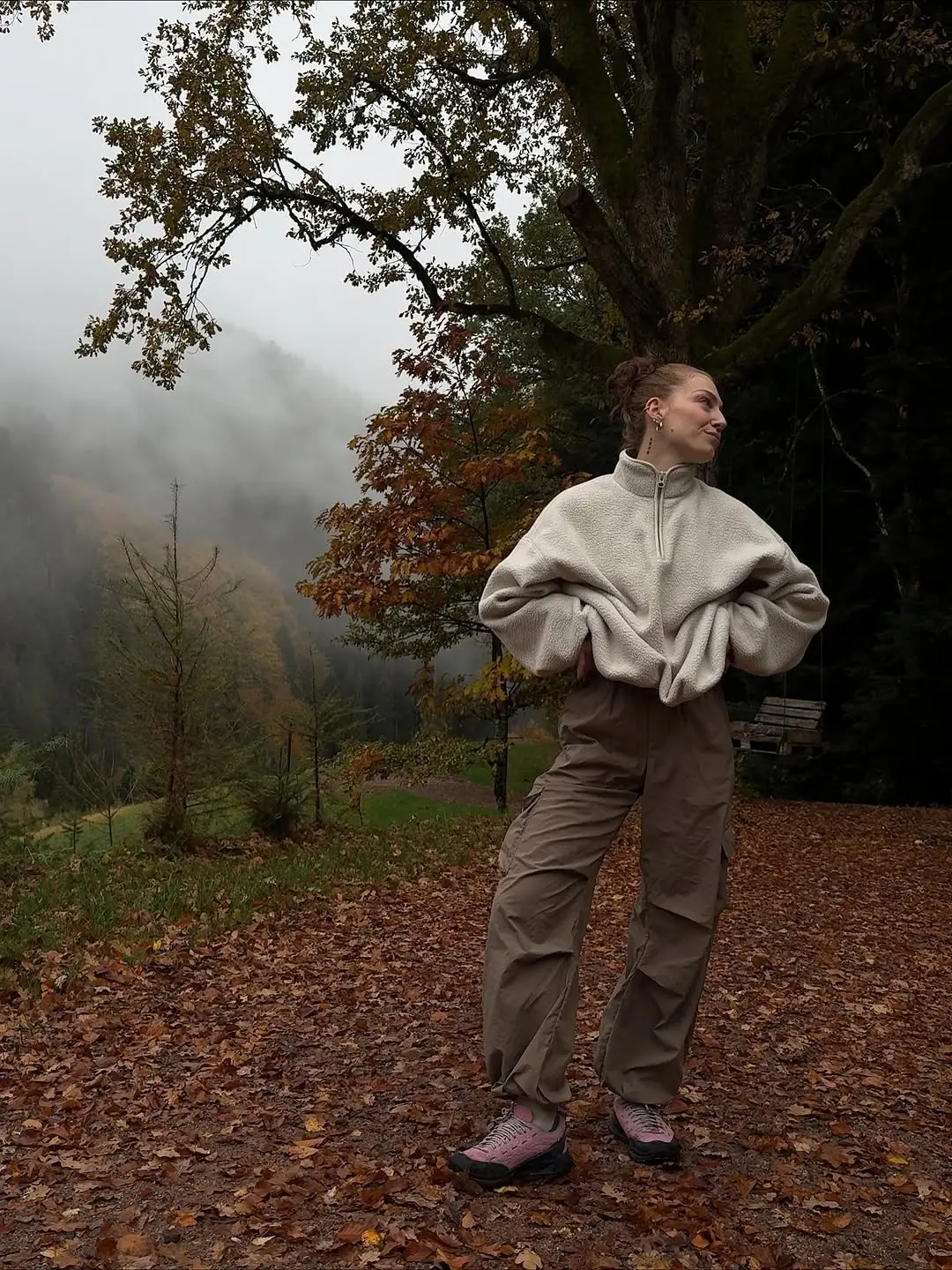 Stylish Fall Hiking Outfit for Comfort