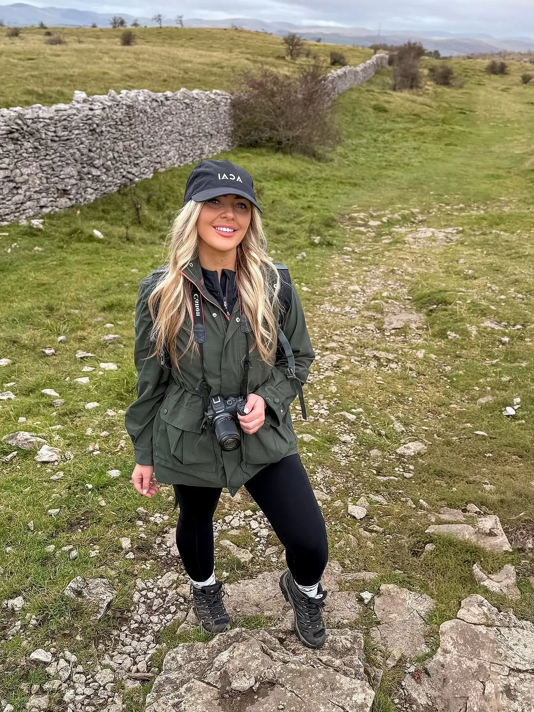 Stylish and Functional Hiking Outfit Inspiration