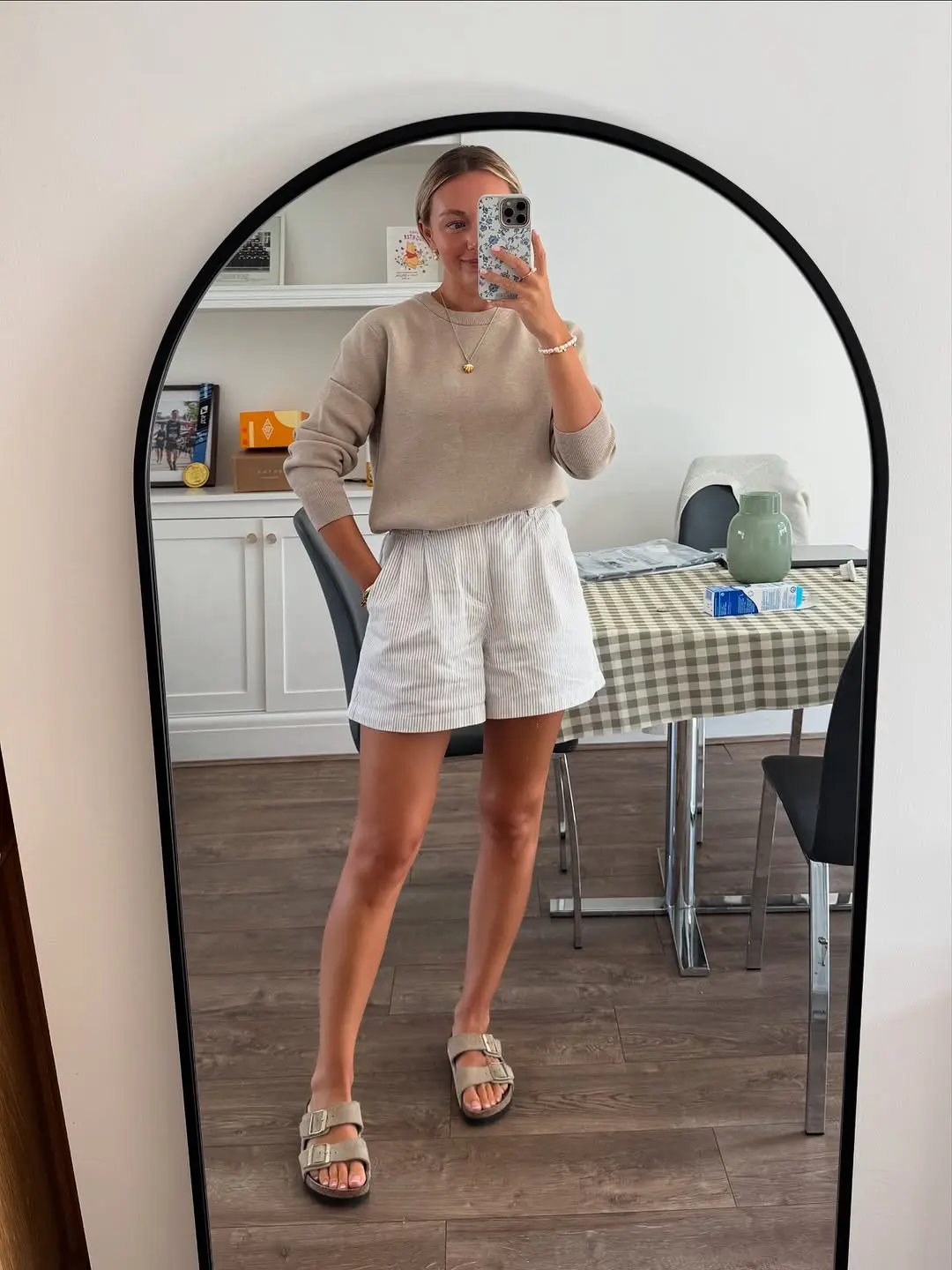 Effortlessly Stylish Linen Shorts and Sweater Look