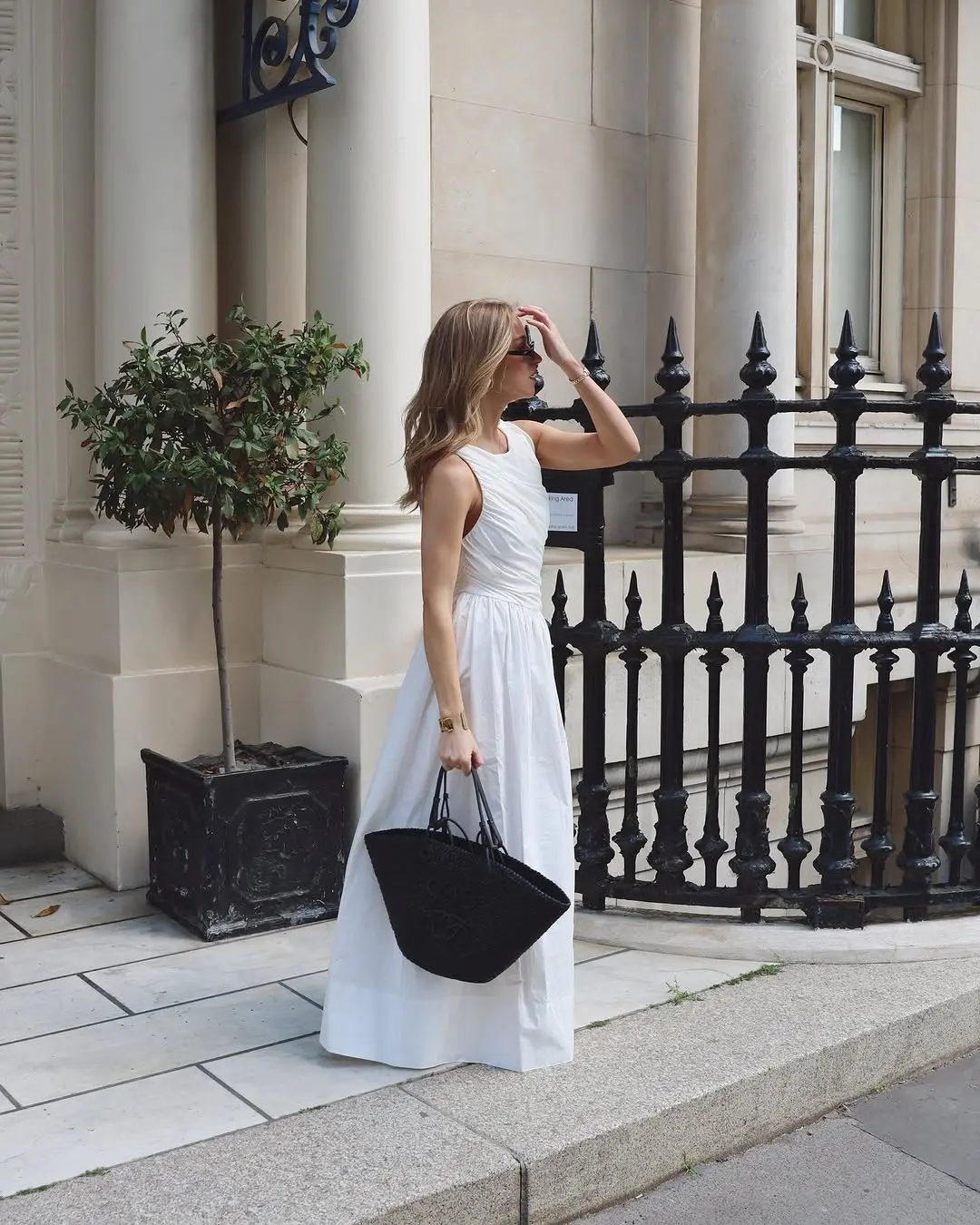 Effortlessly chic summer maxi dress styling