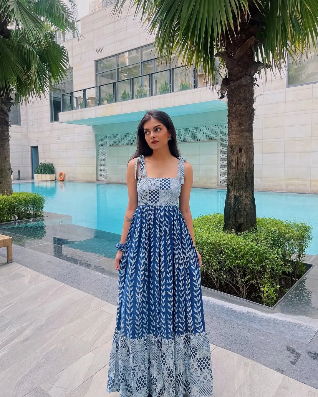 Chic Maxi Dress for Summer Days by the Pool