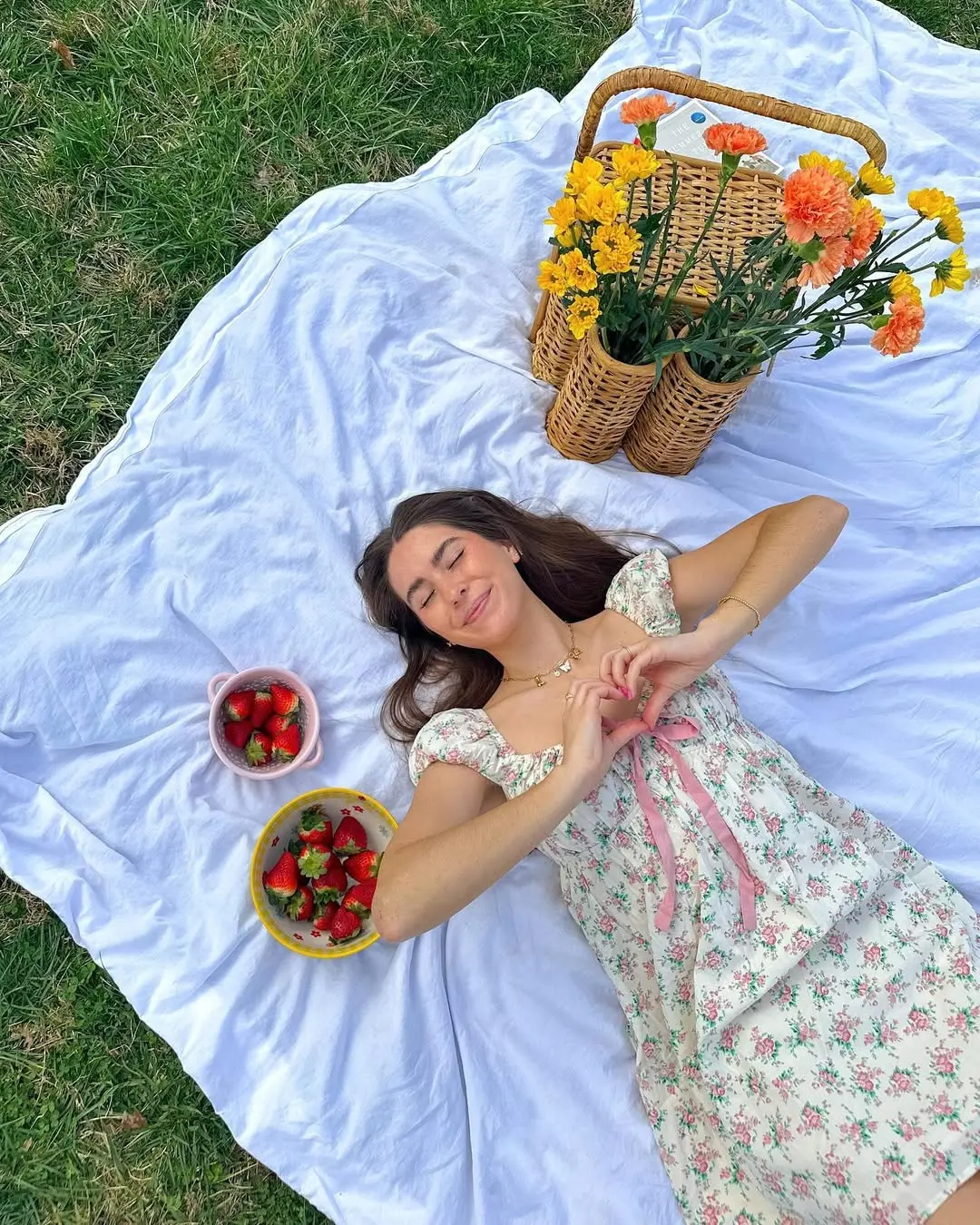 Charming Floral Dress Perfect for Picnics