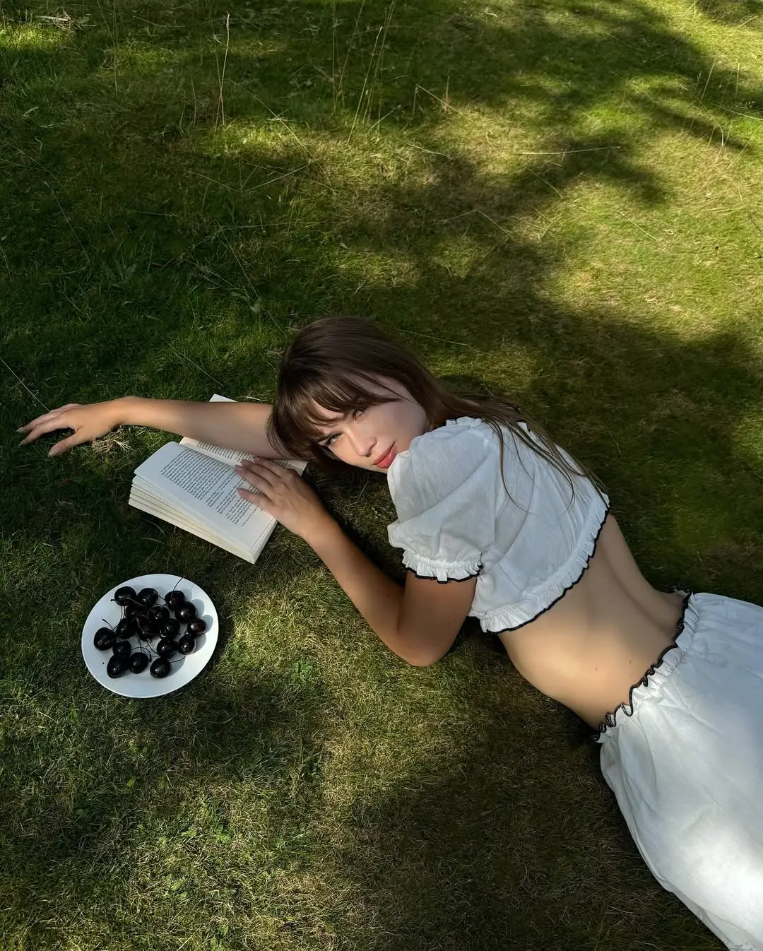 Effortless chic for sunny picnic days