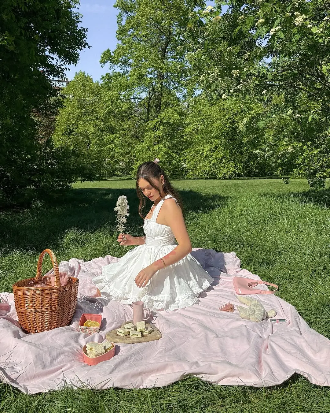 Charming White Dress for a Perfect Picnic