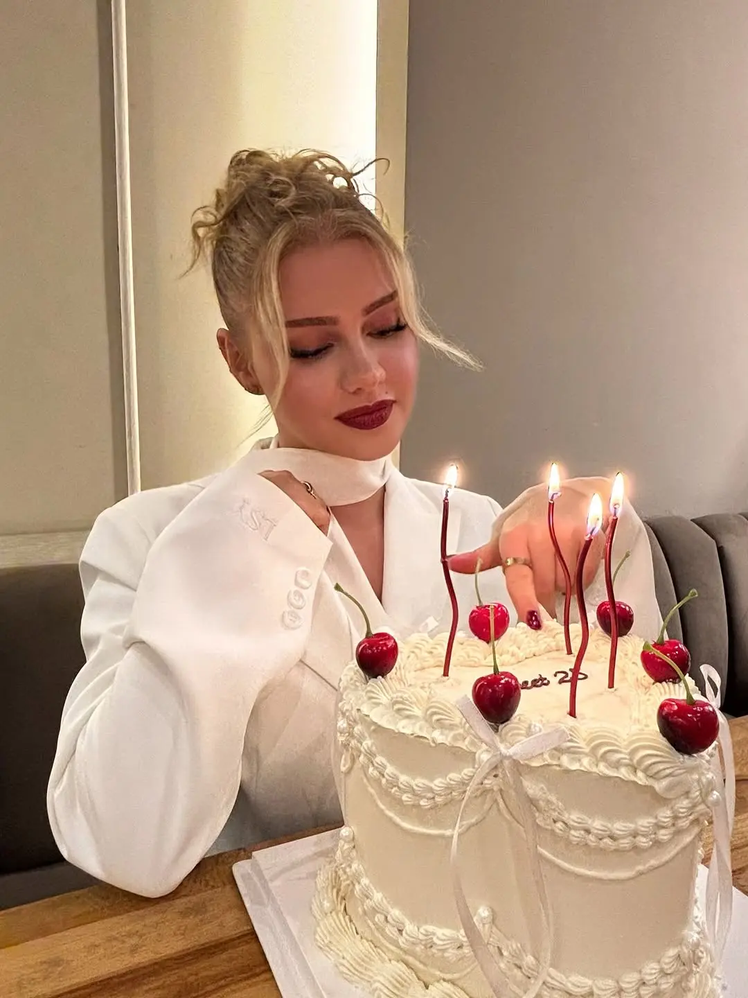 Chic white attire for elegant birthday vibes