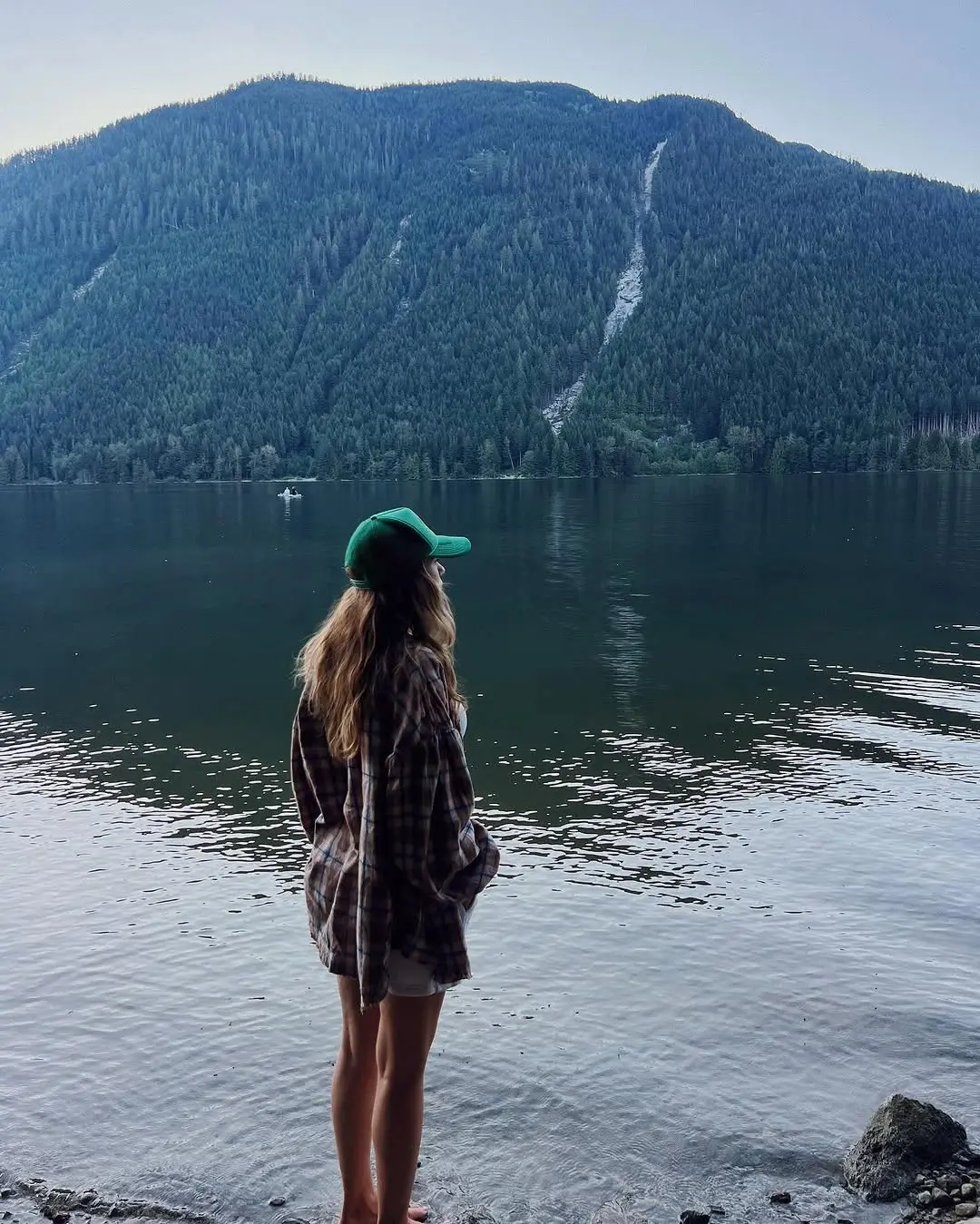 Perfect Camping Outfit for Lakeside Relaxation