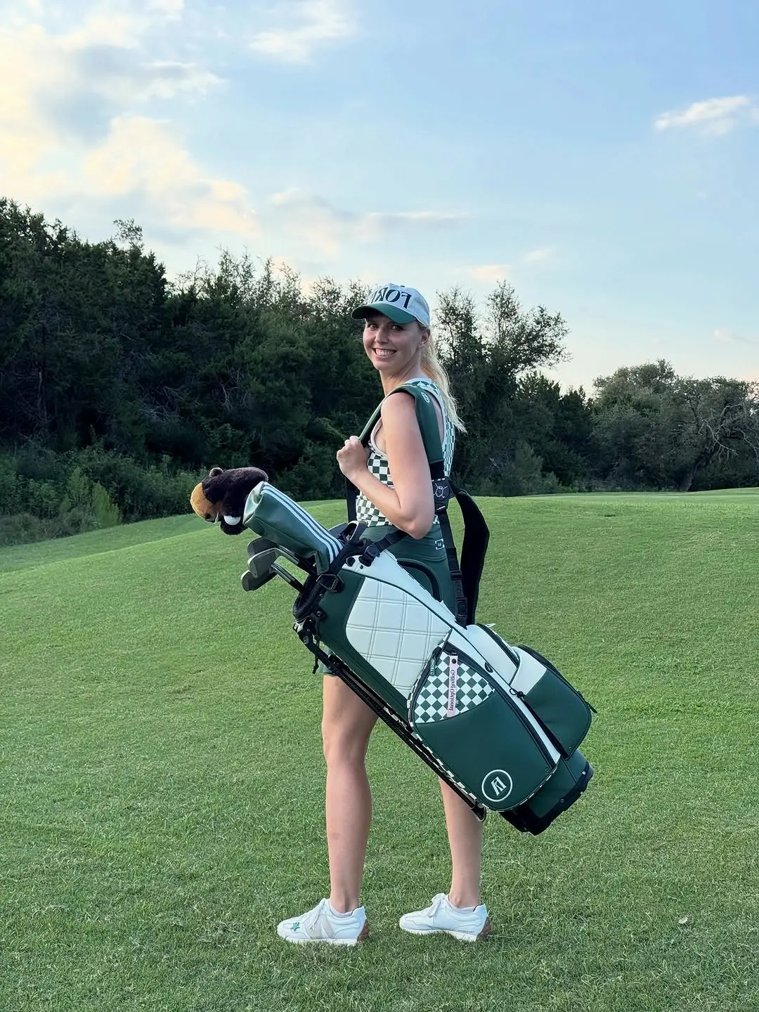 Chic and sporty golf outfit for every player
