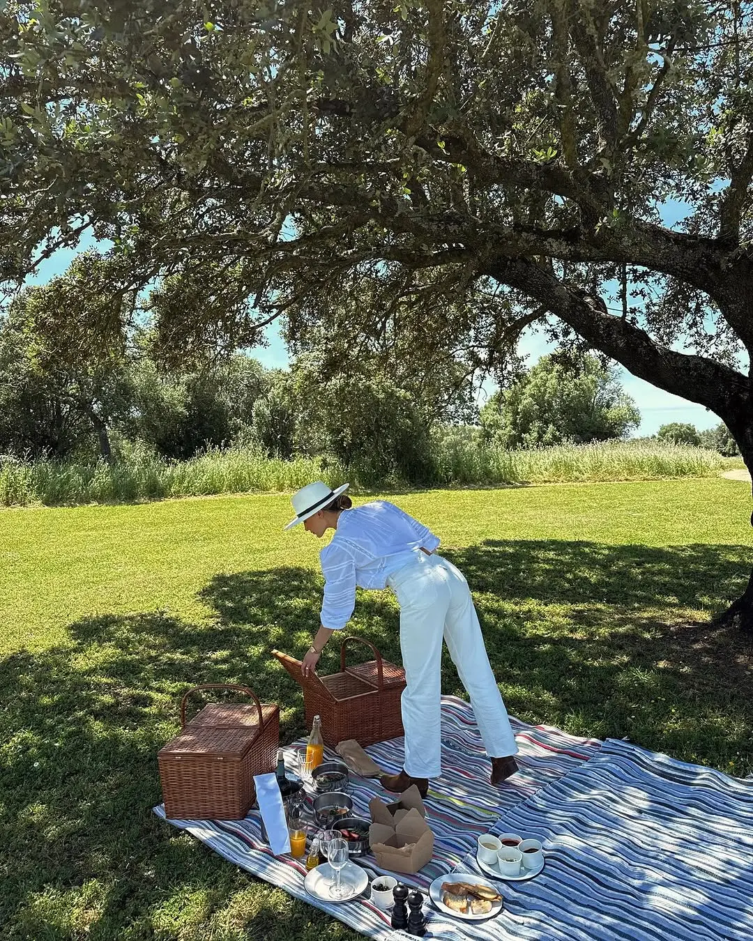 Chic White Outfit Perfect for Outdoor Picnics