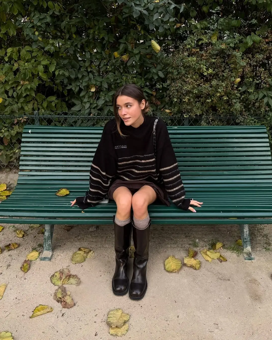 Chic sweater look for relaxed outings