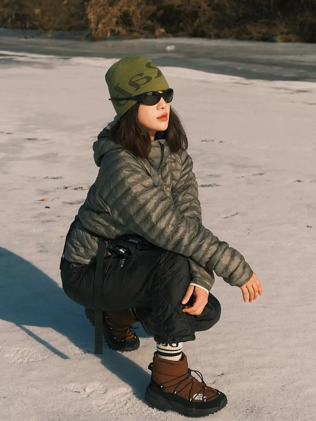 Chic and Cozy Winter Camping Outfit Inspiration