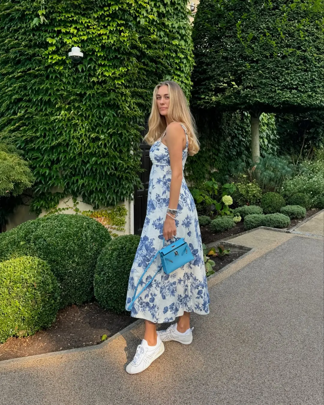 Effortlessly chic summer floral birthday outfit