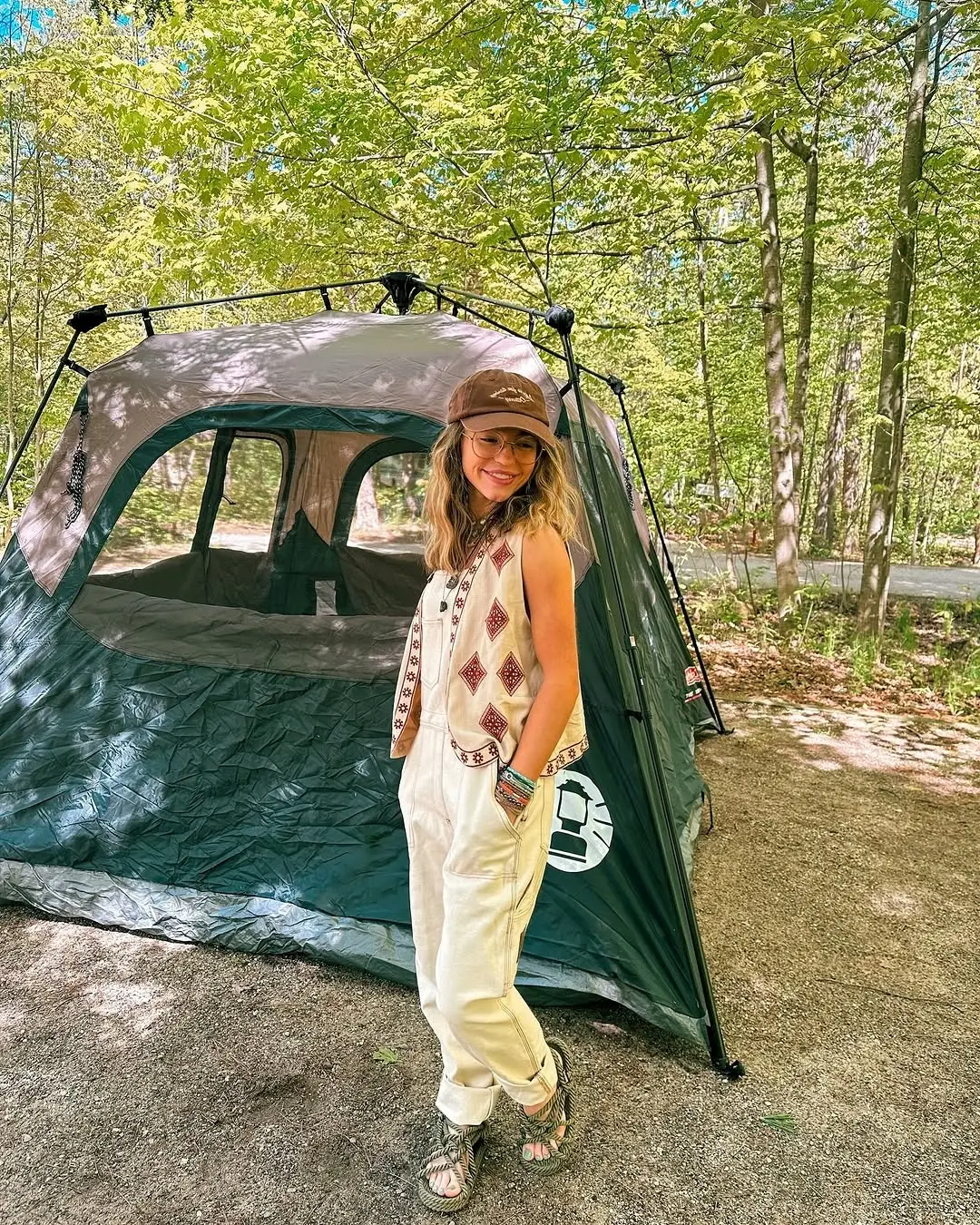 Chic and comfortable summer camping look