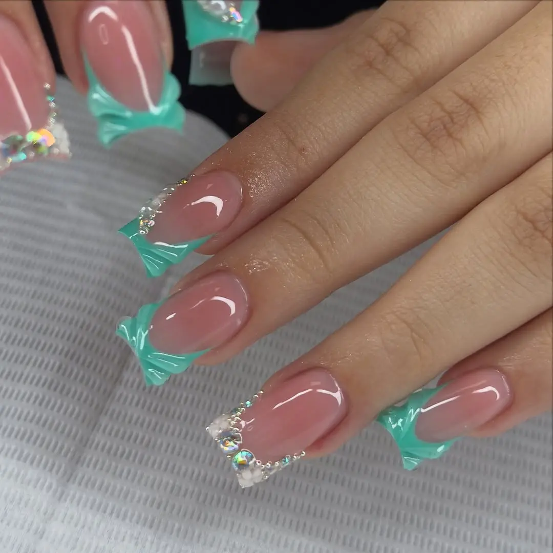 Stylish turquoise tips with shimmering details