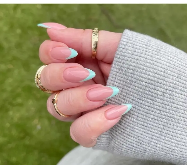 Chic turquoise French tips for trendy nails