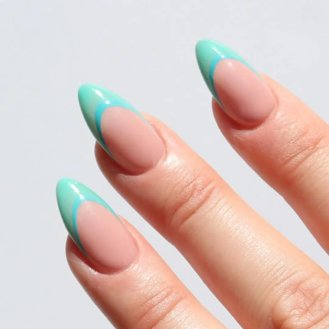 Chic turquoise tips complement natural base color