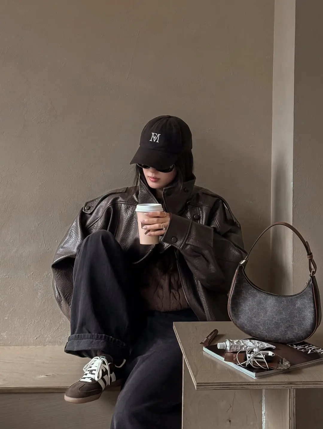 Chic urban comfort with a trendy twist