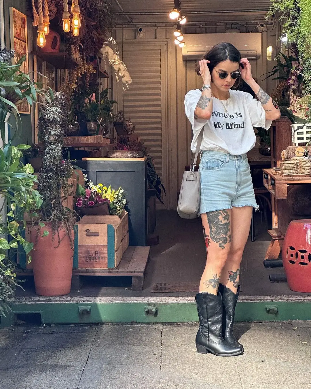 Casual Chic Urban Outfit for Summer Days