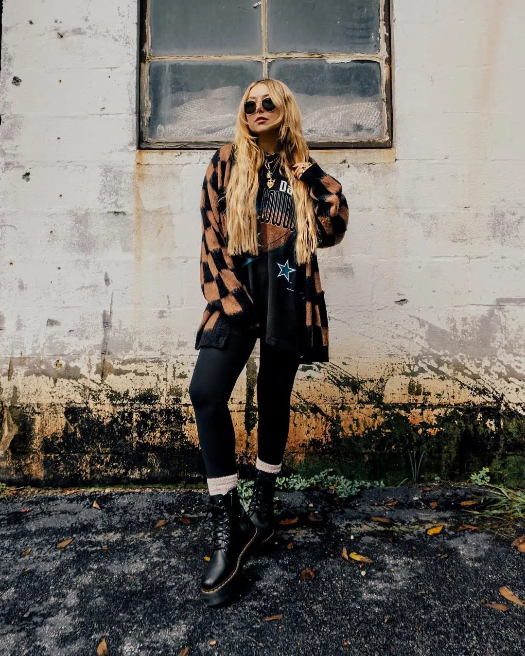 Chic Urban Outfit with Cozy Layers