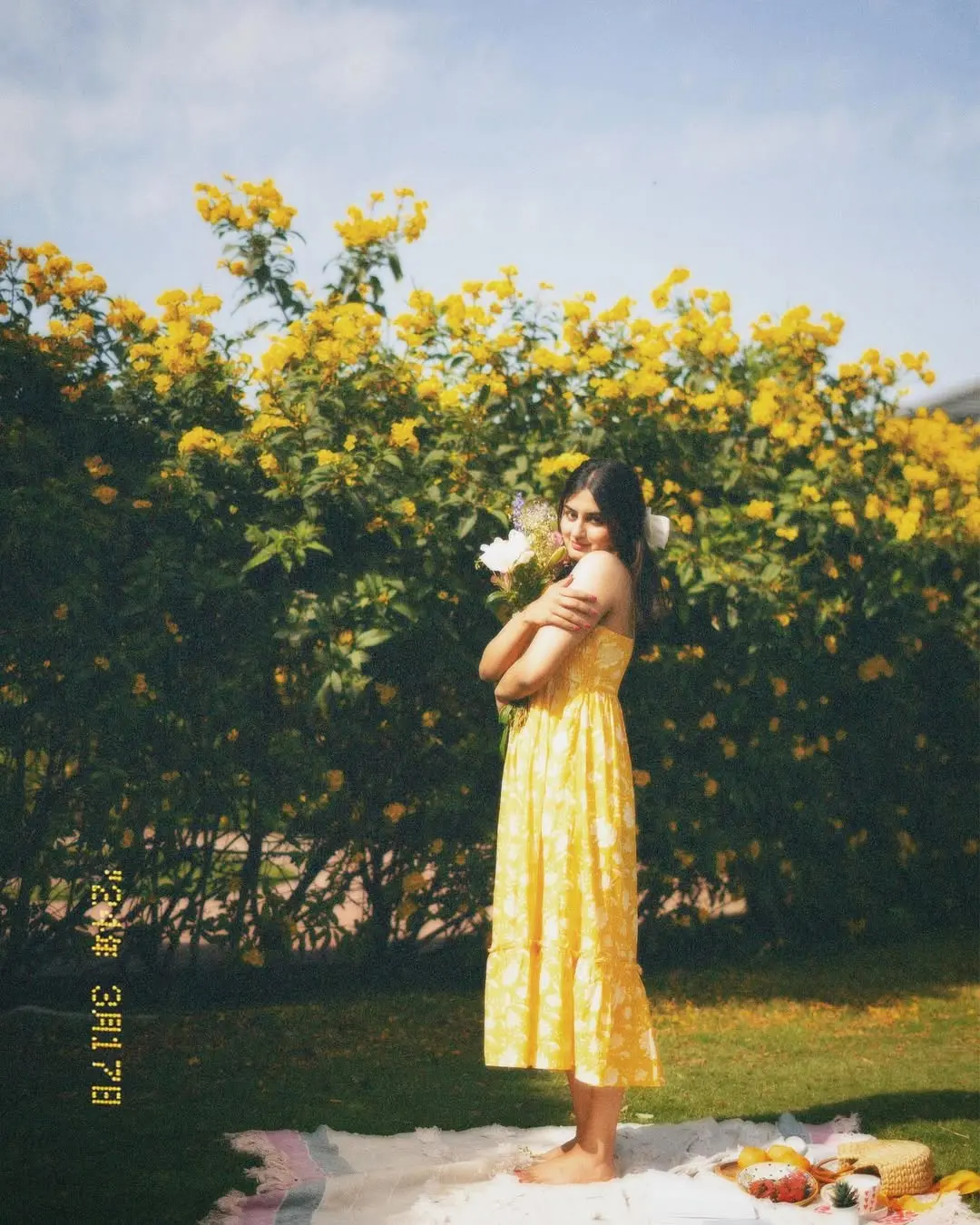 Charming Yellow Dress for a Sunny Picnic Day