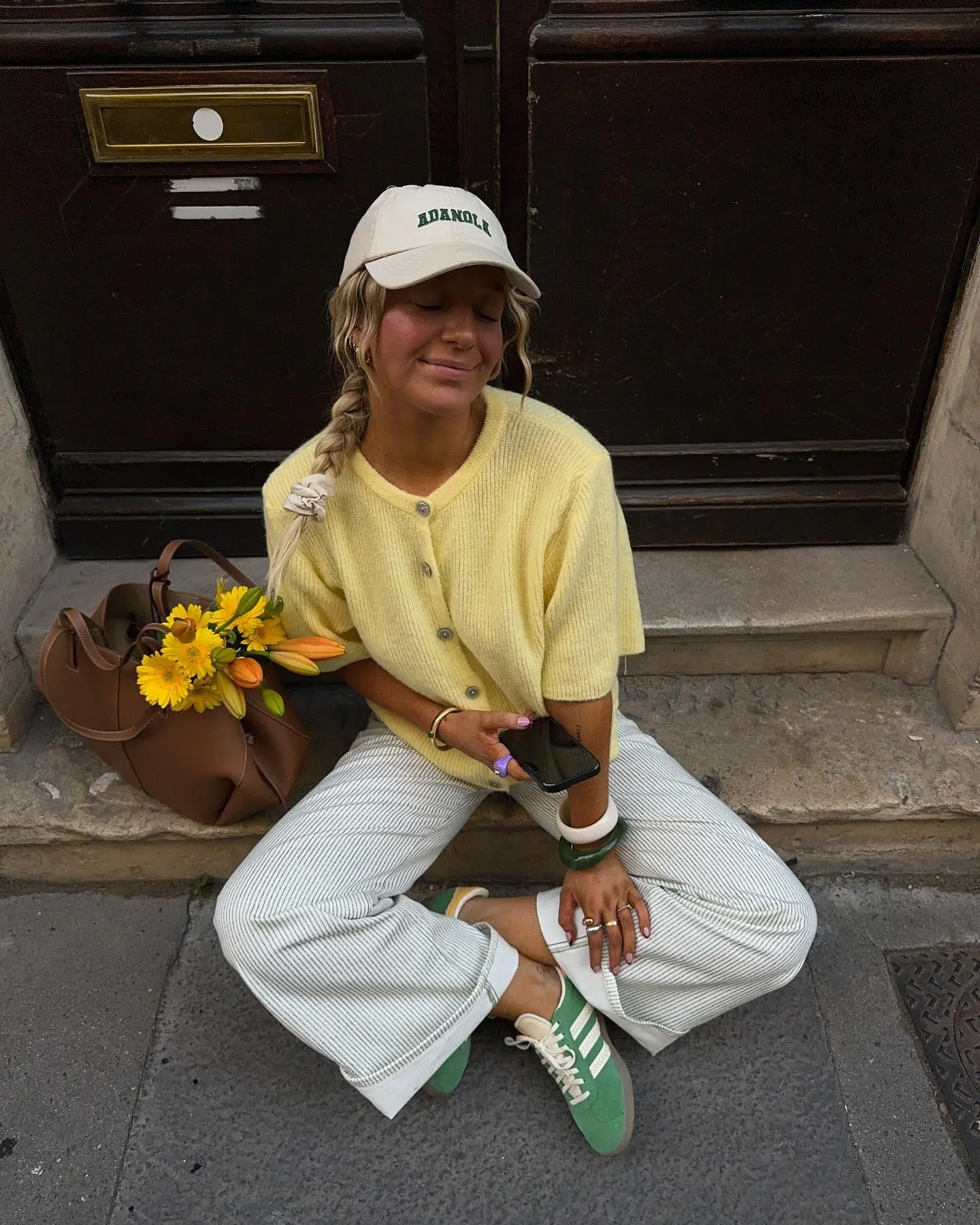 Charming yellow casual look for spring days