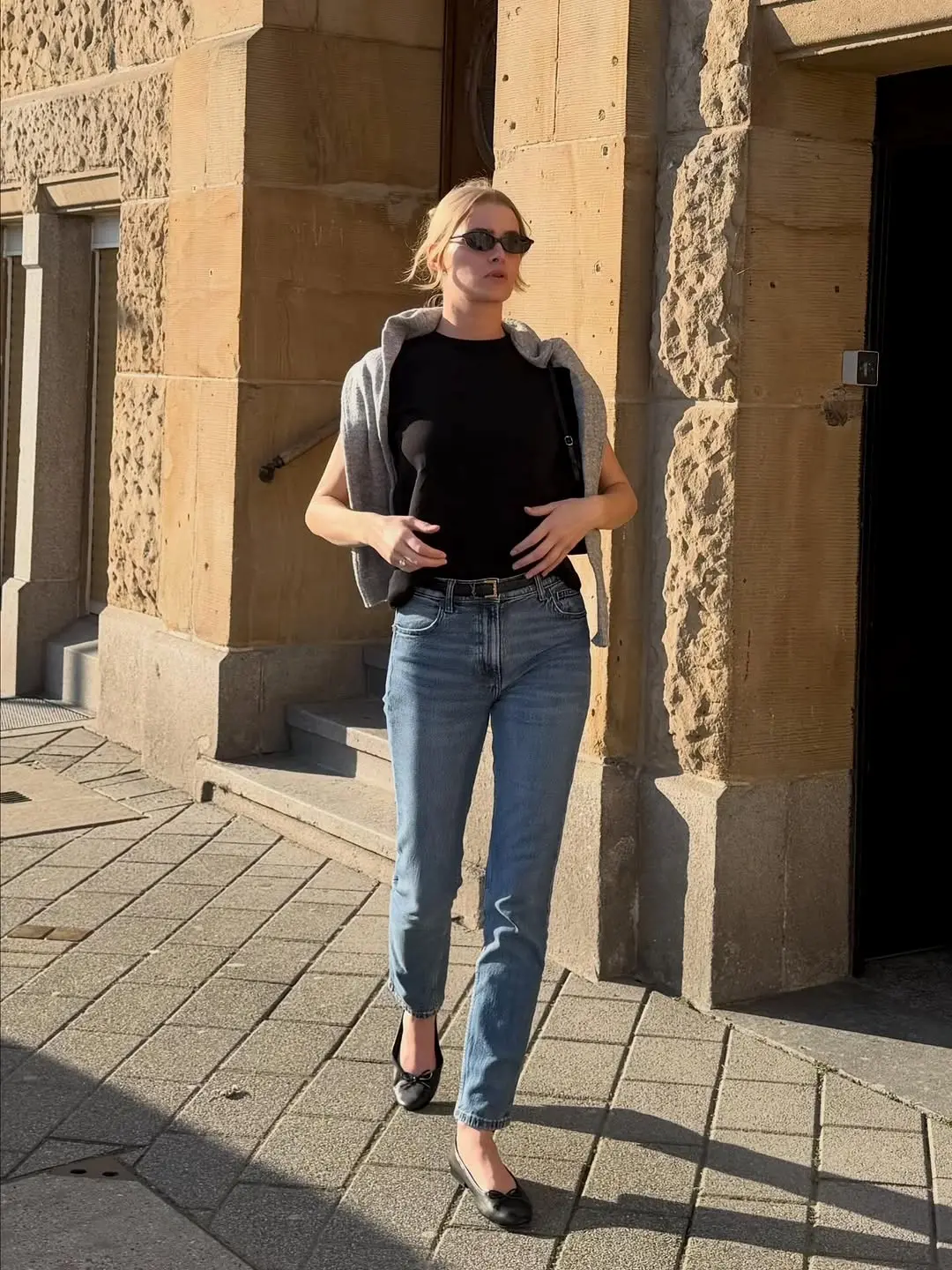 Casual 90s Chic with a Modern Twist