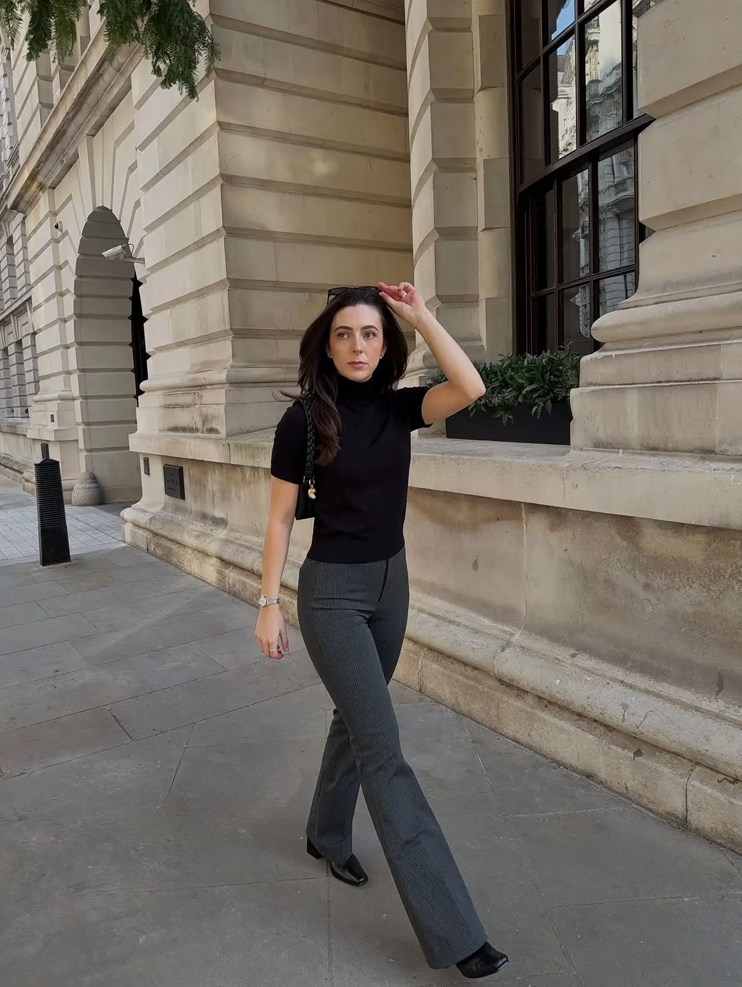 Chic street style with a 90s vibe