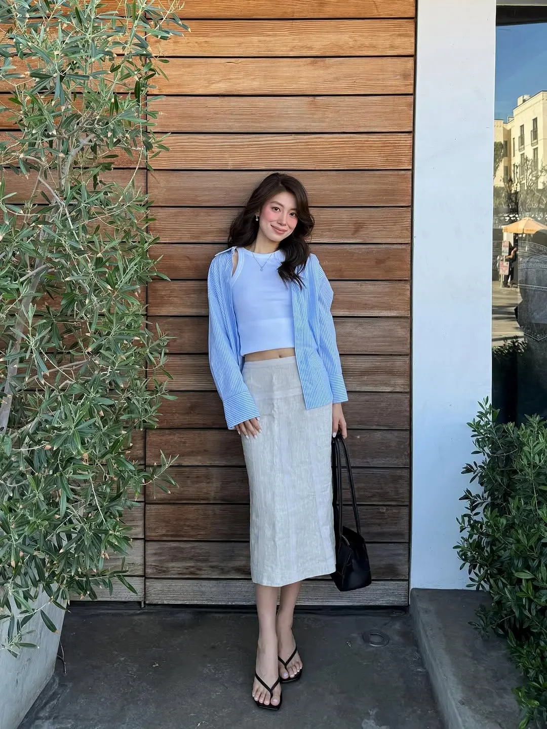 Casual Chic 90s-Inspired Outfit for Spring