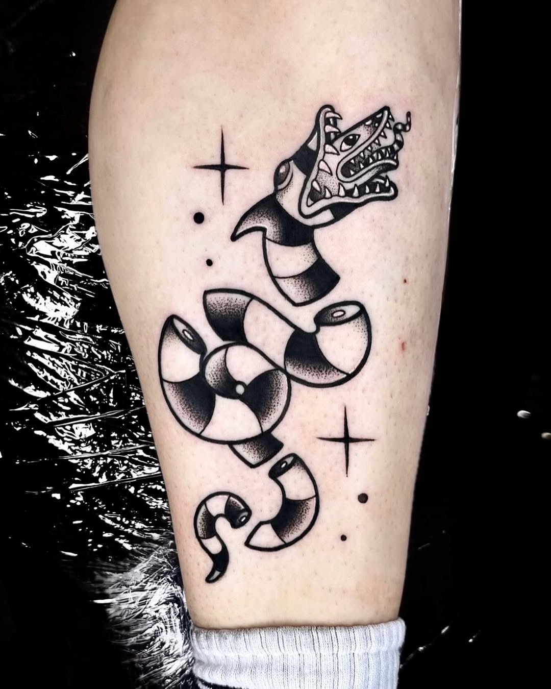 Dynamic snake design with Beetlejuice head