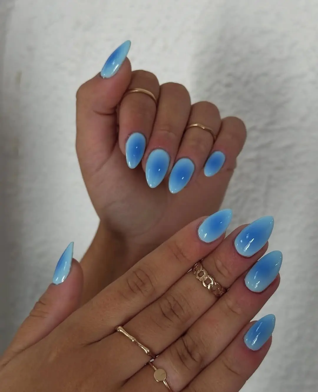 Stunning Gradient Blue Ombre Nails Design