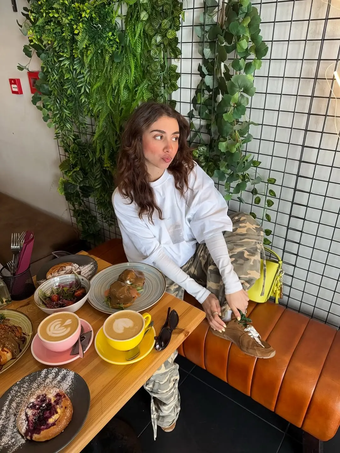 Chic Casual Vibes for Brunch Gatherings