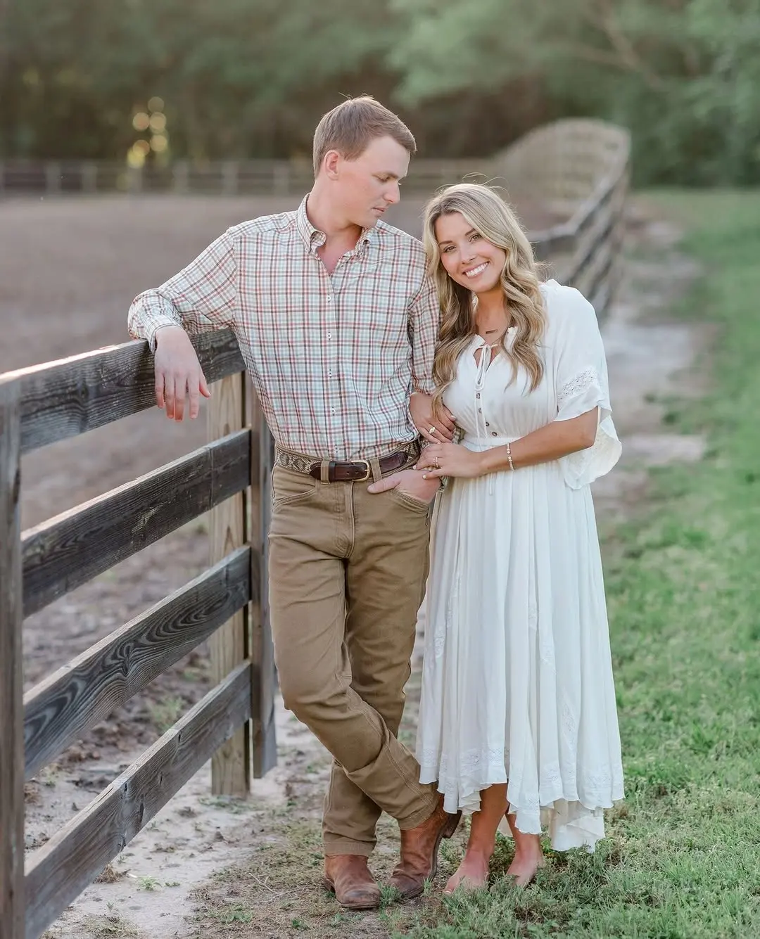 Casual Yet Elegant Engagement Couple Outfits