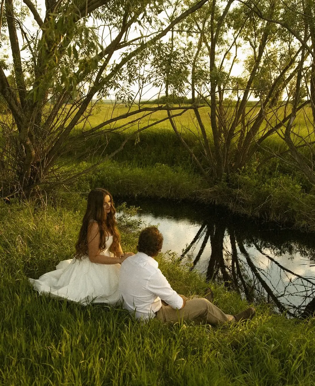 Romantic Engagement Outfits by the Water