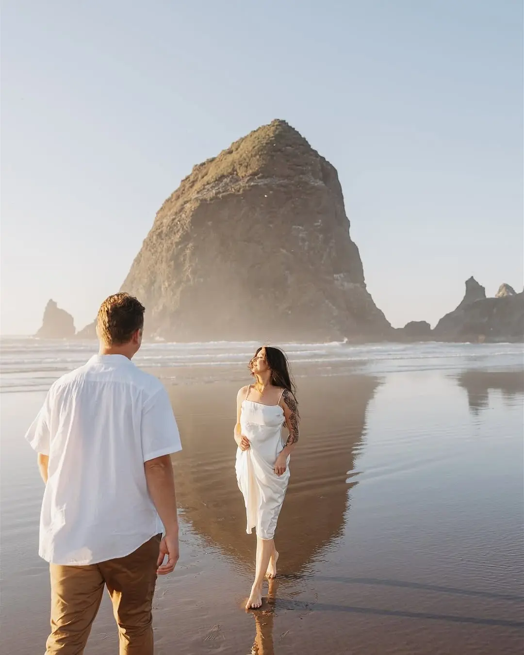 Chic Beach Outfits for Romantic Engagement Photos