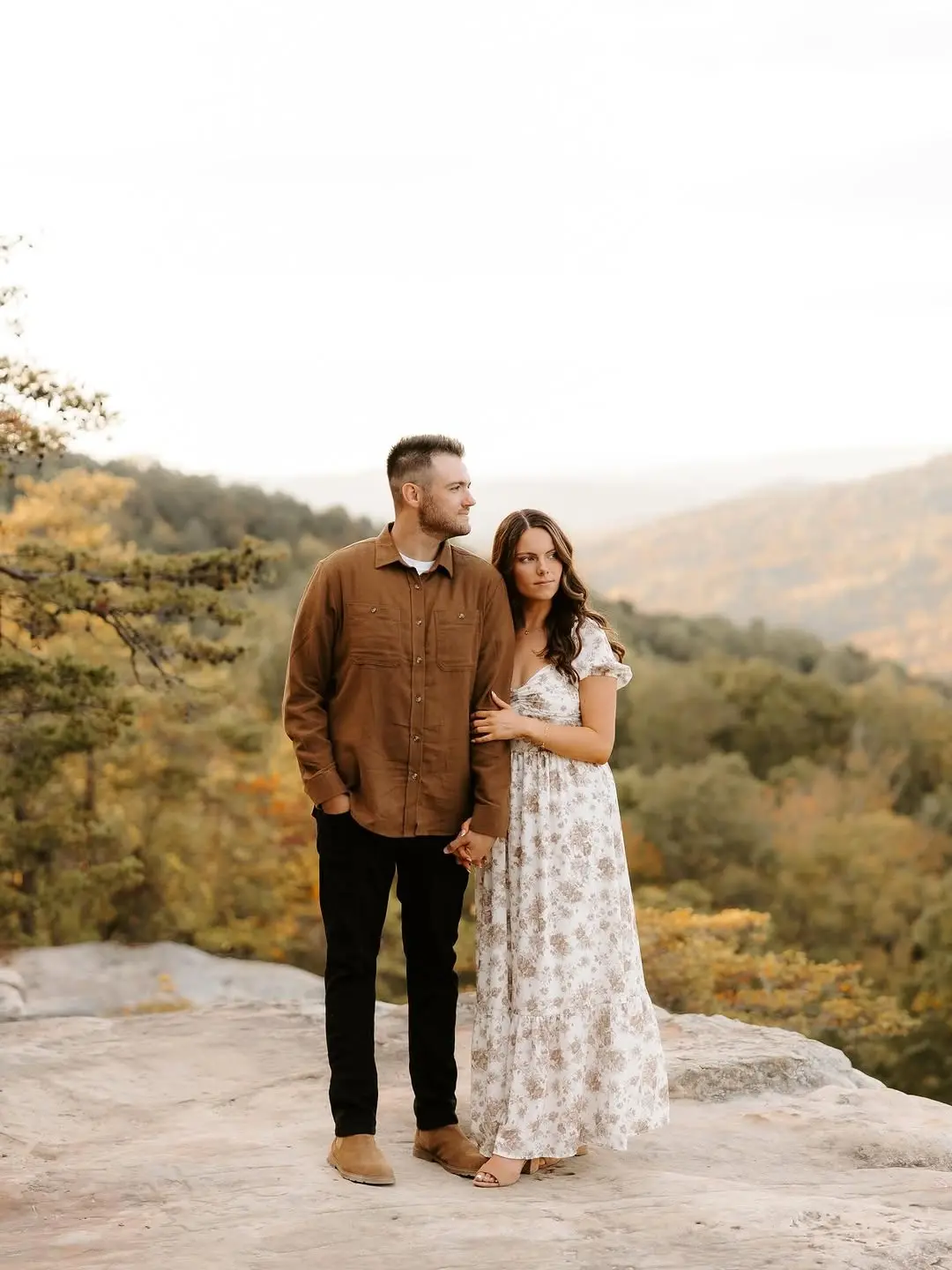 Earthy tones for a romantic outdoor engagement