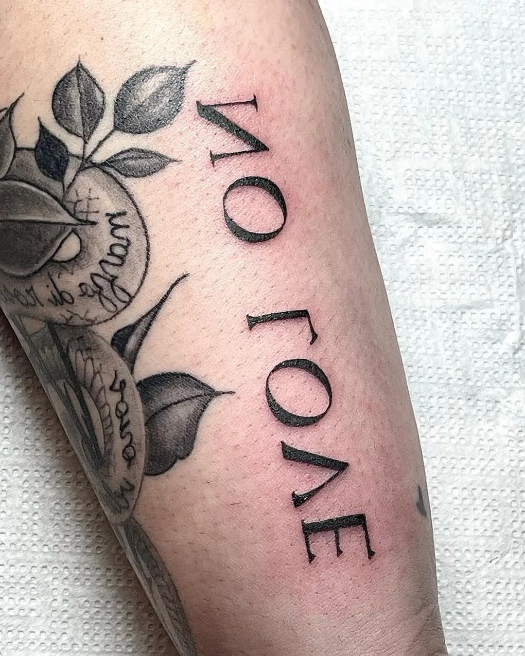Bold expression of love's absence in ink